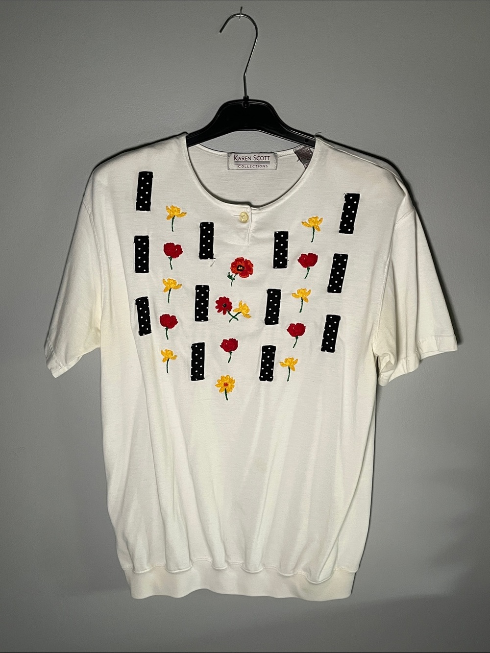 Karen Scott White Knit Short Sleeve Top with Red & Yellow Floral Embroidery